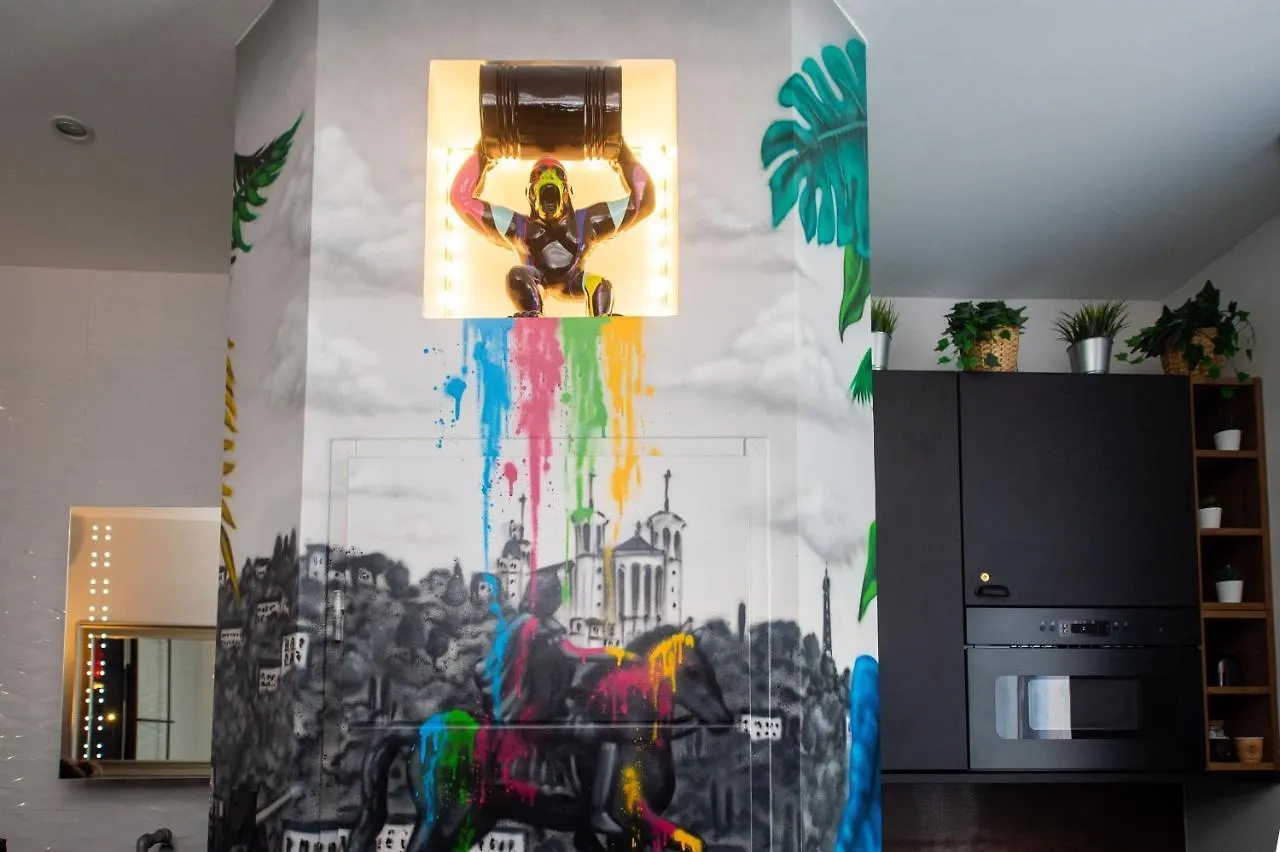 Appartement Urban Jungle Spa Villeurbanne France
